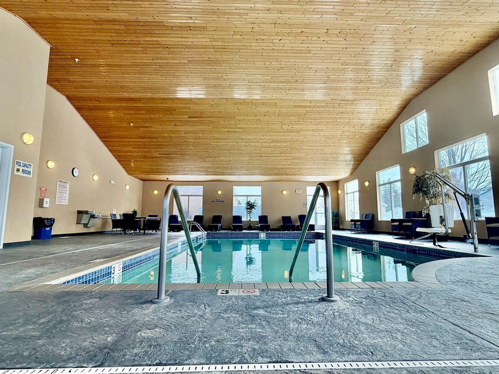 GrandStay Hotel & Suites Parkers Prairie 22/50