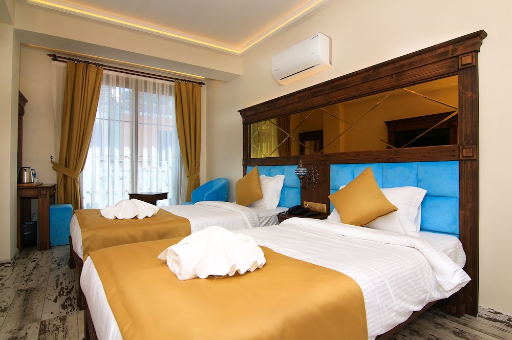 Reis Royal Hotel 12/80