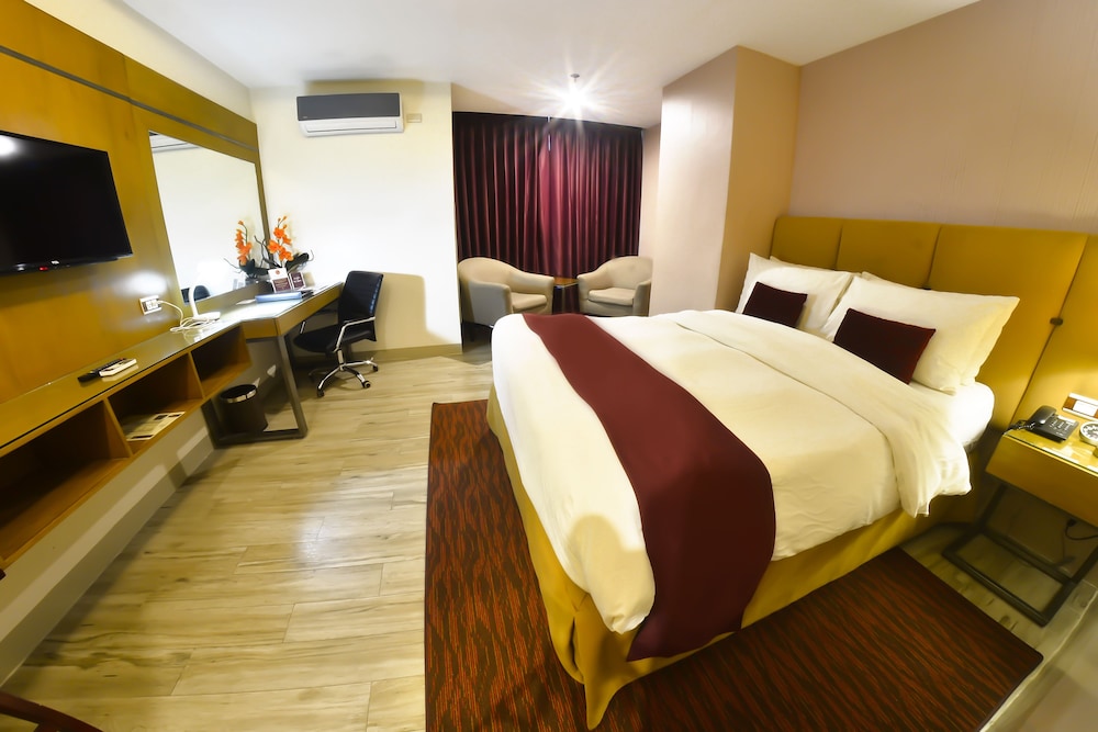 Ironwood Hotel 15/52
