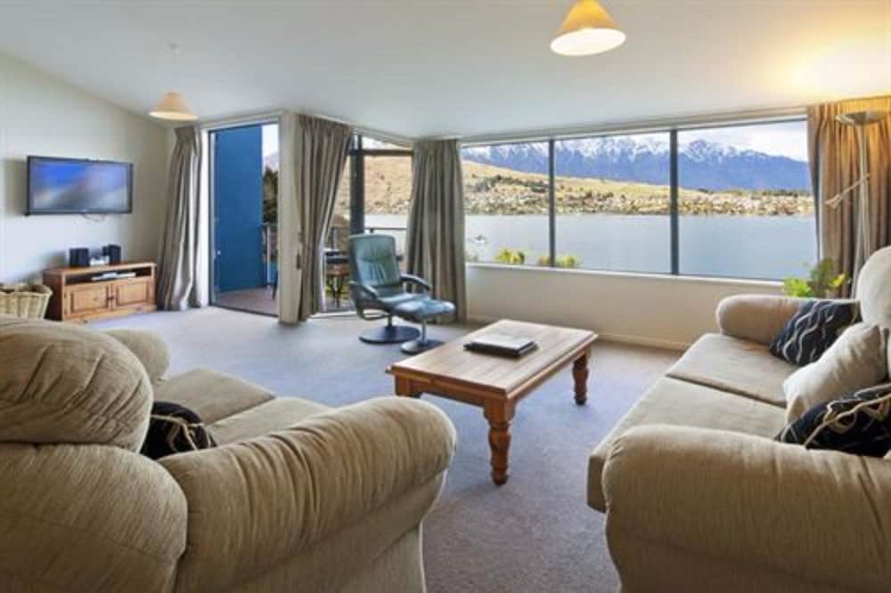 SPINNAKER BAY APARTMENTS 36/68
