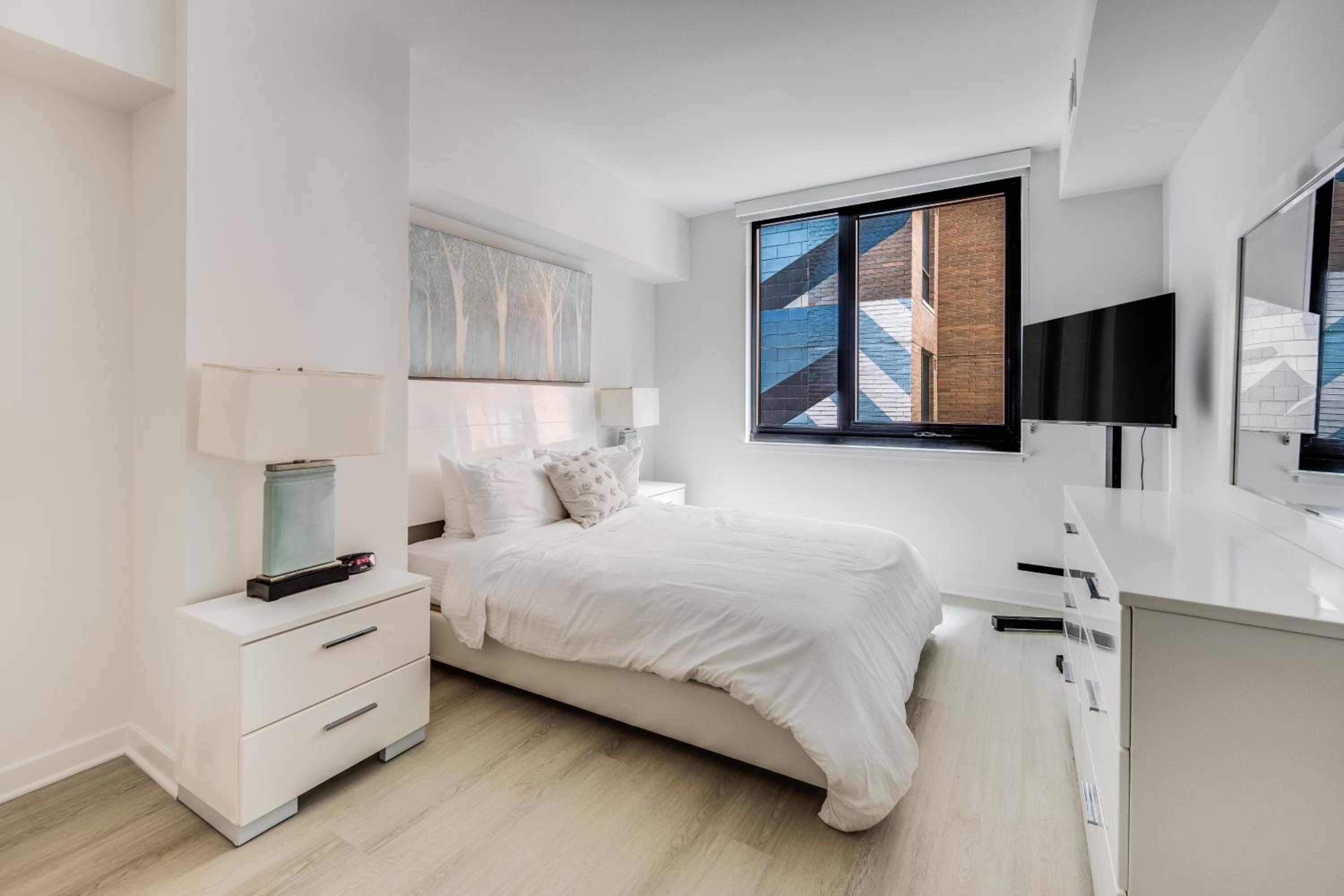 2 Bedrooms, Apartment, Global Luxury Suites at Capitol Hill 5/10