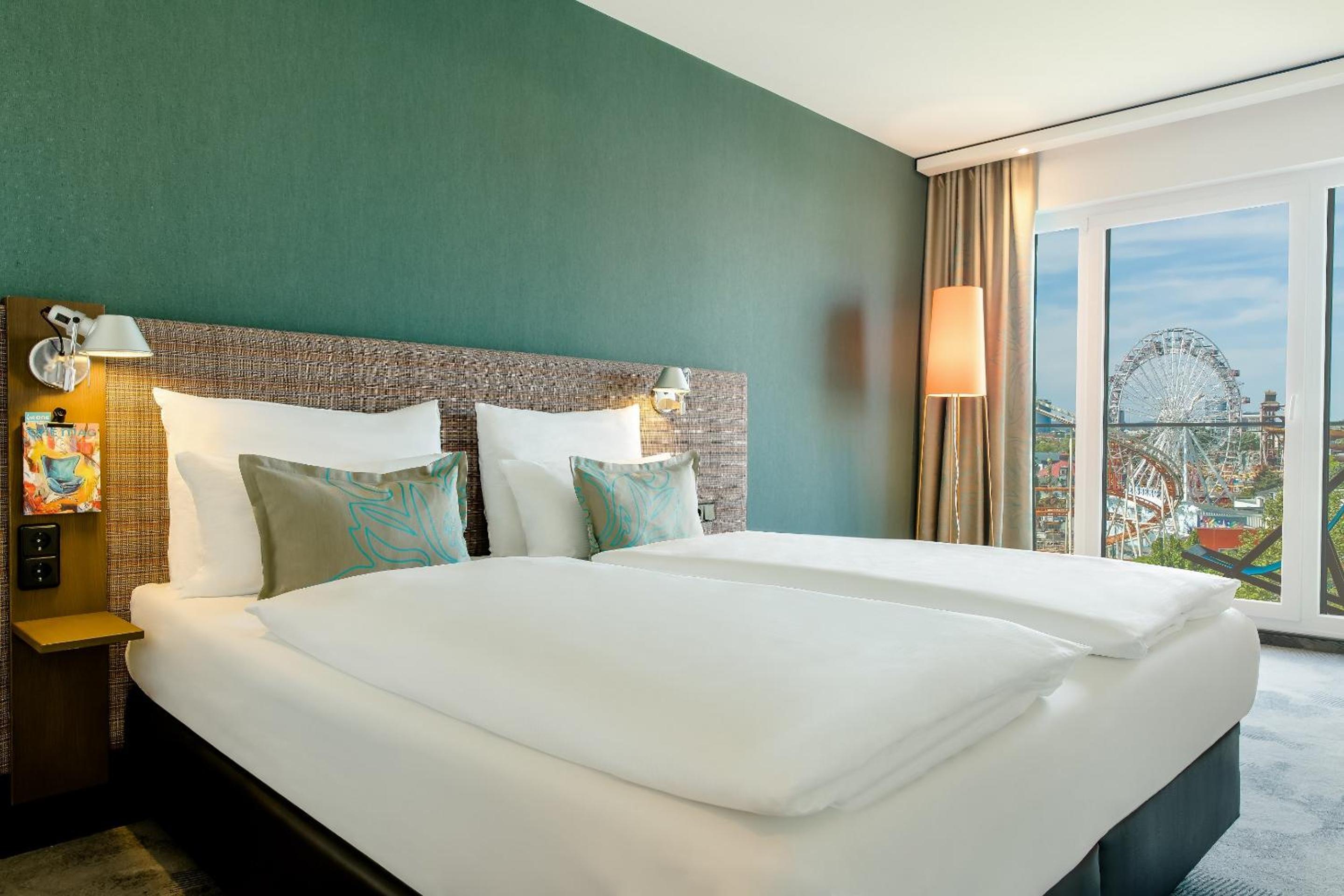 Superior, Double Bed, Balcony, Motel One Wienprater 4/6