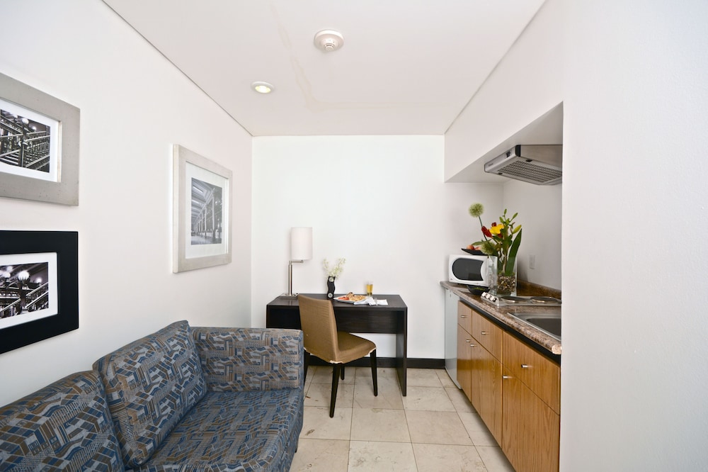 Hotel & Suites PF 23/43