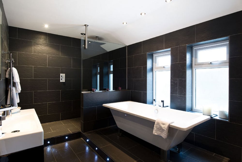 Hotel Wrexham 12/50