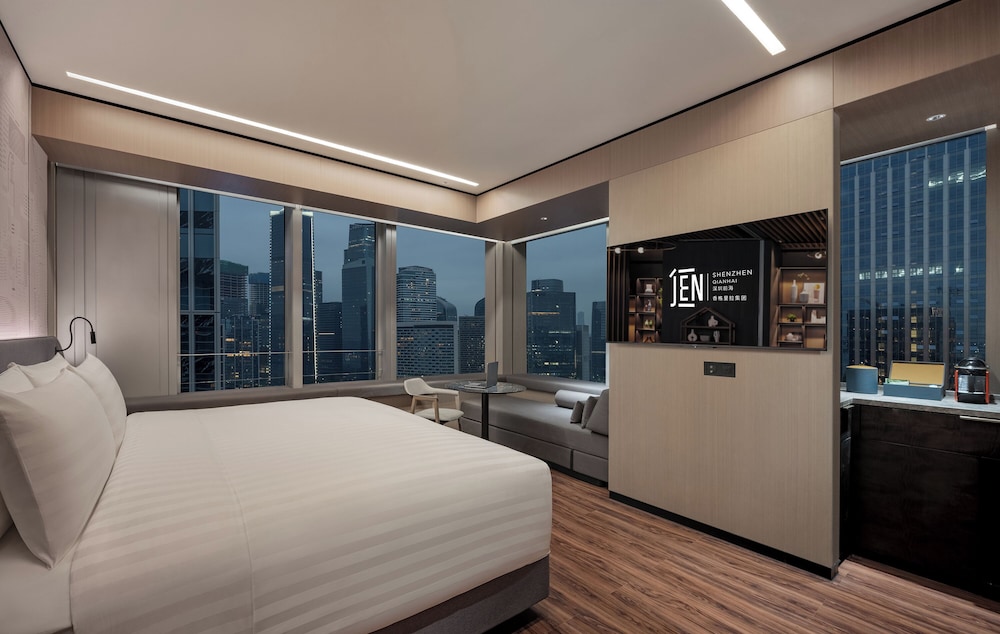 Studio, King Bed, Xl