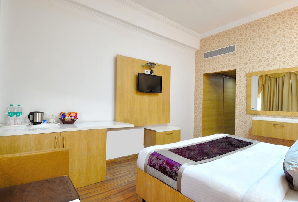 HOTEL SOLITAIRE 13/28