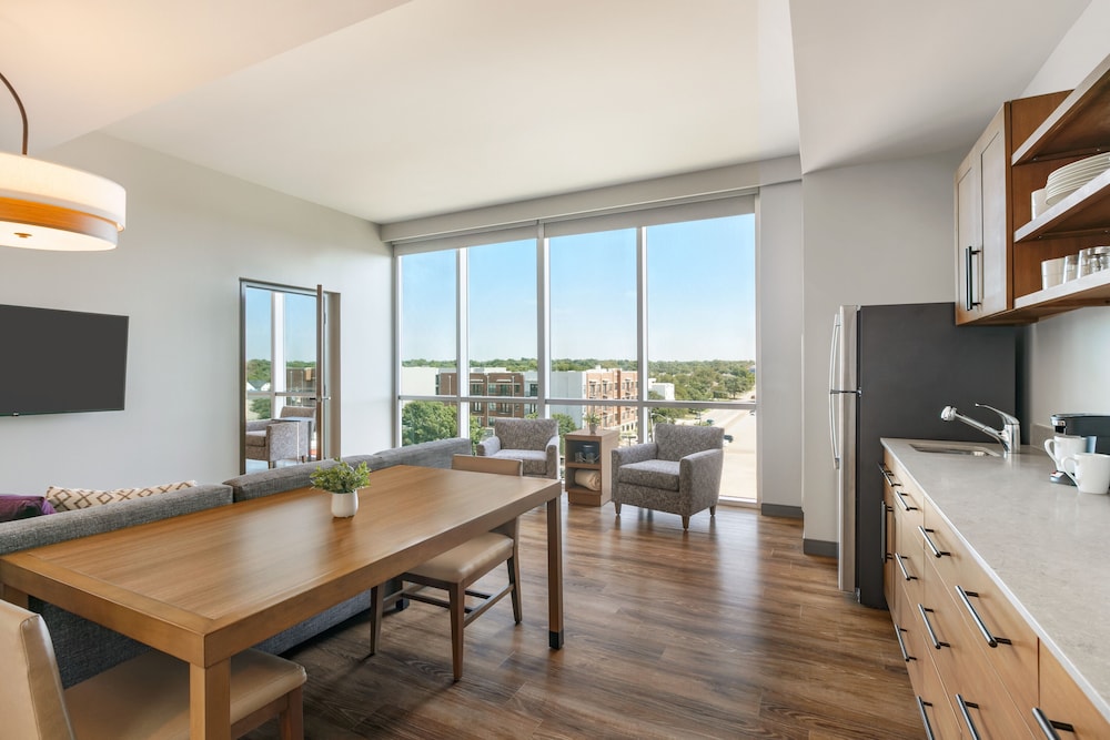Hyatt Place Fort Worth/TCU 26/50