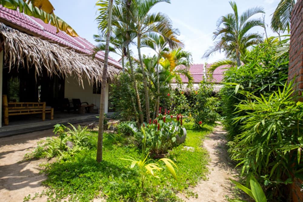 Red Flower Cottages Homestay 65/72