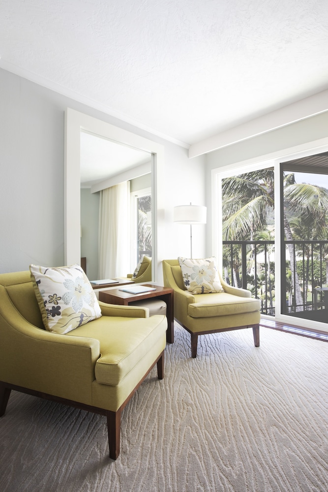 Premium, King Bed, Pool and Ocean View 9/13