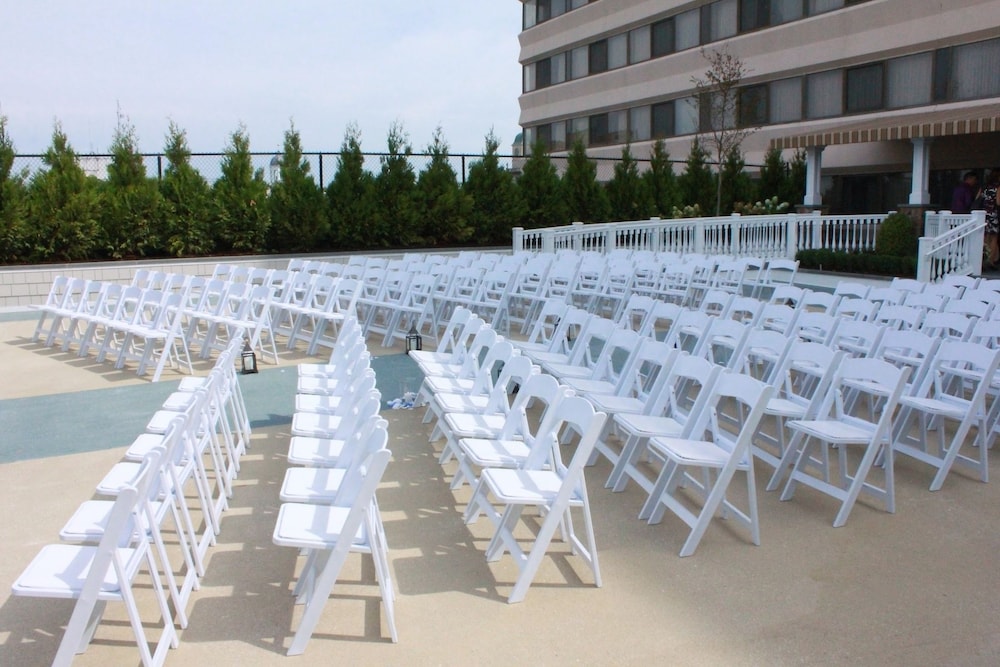 DoubleTree by Hilton Poughkeepsie Convention Center 19/21