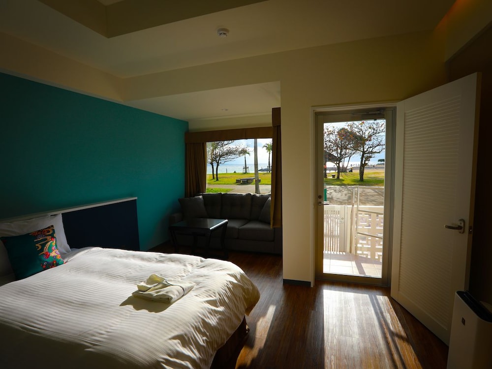 Sunset Beach Hotel 13/55