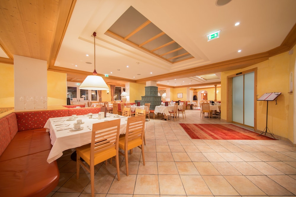 Hotel Tyrol 40/58
