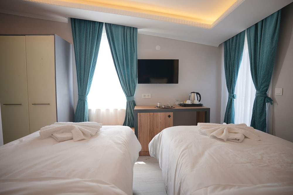 Cekmen Hotel 4/80
