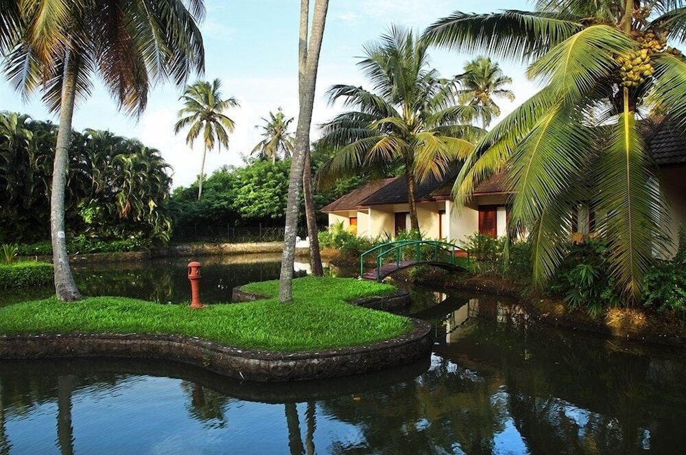 Abad Whispering Palms 16/66