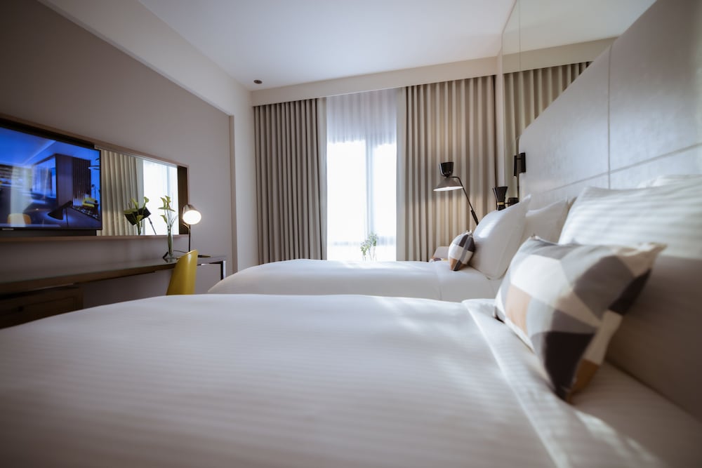 CONNECTING, FAMILY, MULTIPLE BEDS