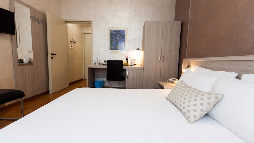 Lis Hotel 14/73