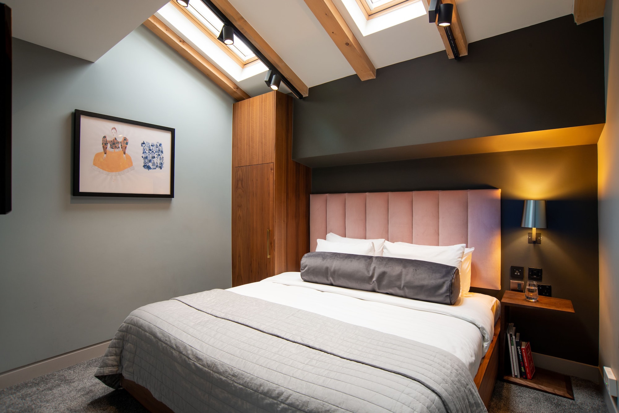 2 BEDROOMS, APARTMENT