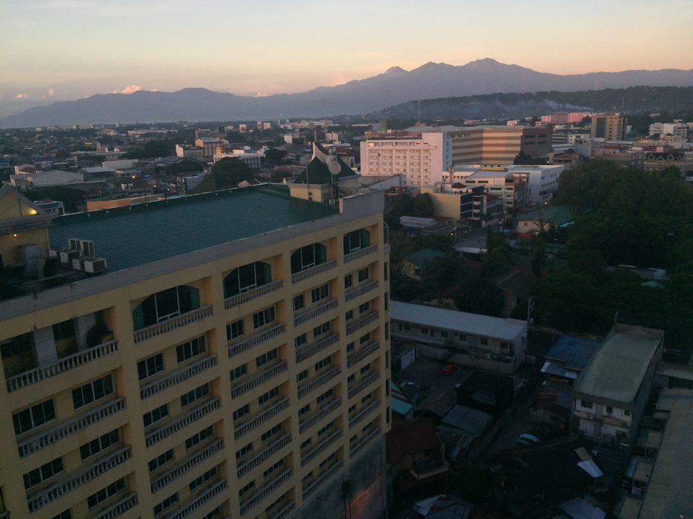 Avida Towers Condotel 1/36