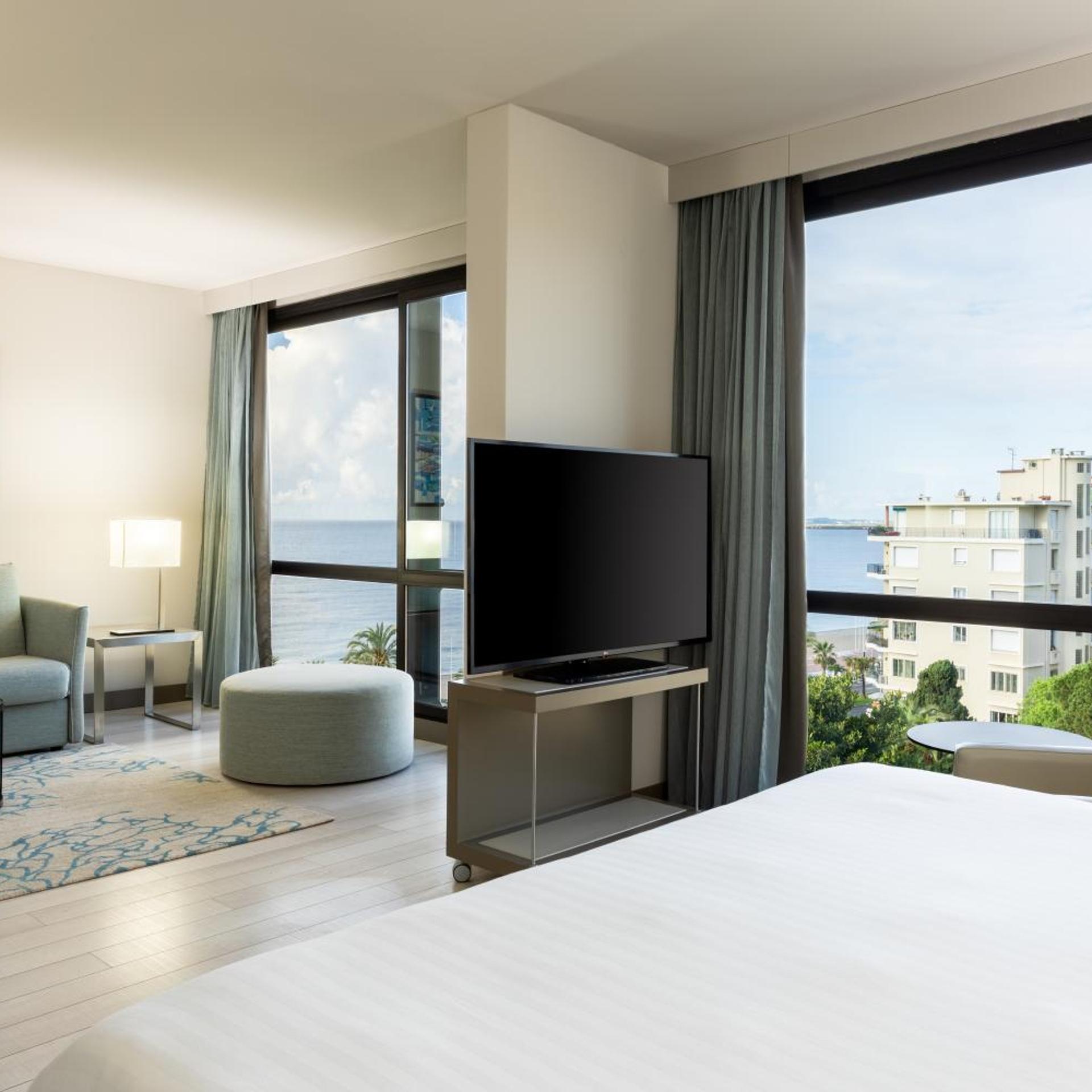 Suite, Partial Sea View