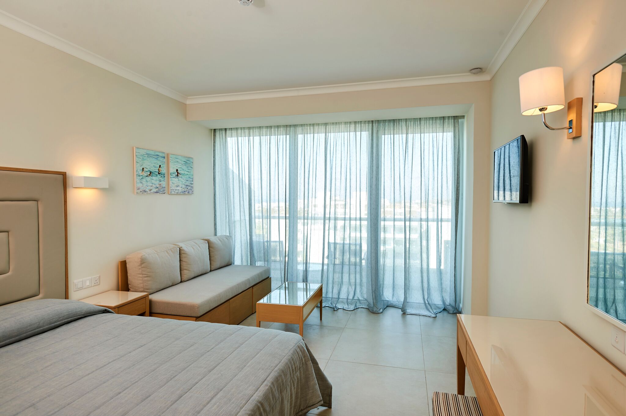 Room, Lateral Side Sea View