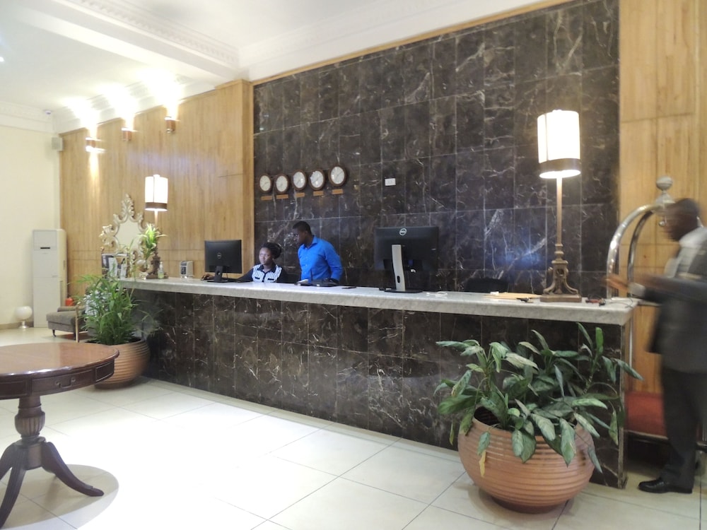 Bella Casa Hotel 4/50