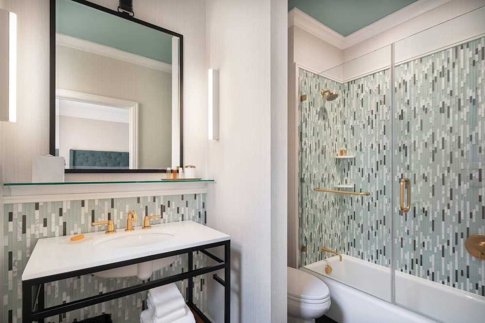 Courtyard by Marriott San Francisco Downtown/Van Ness Ave 8/43