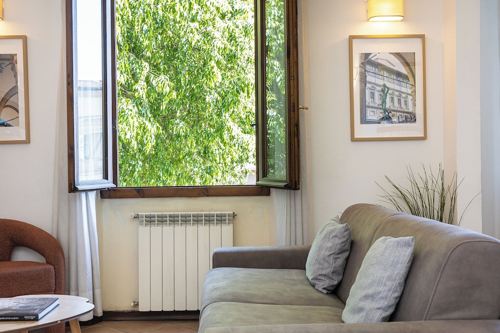 Rental In Rome Rosselli Palace Apartment 2 35/50