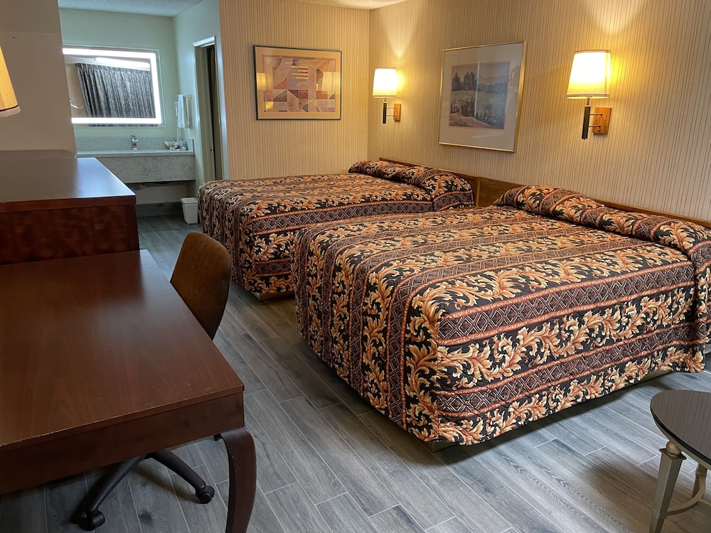 Regency Inn Norco 17/42