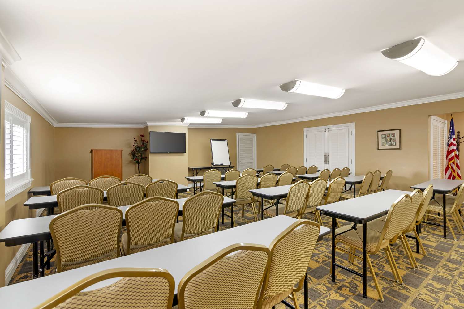 restaurant cafeteria