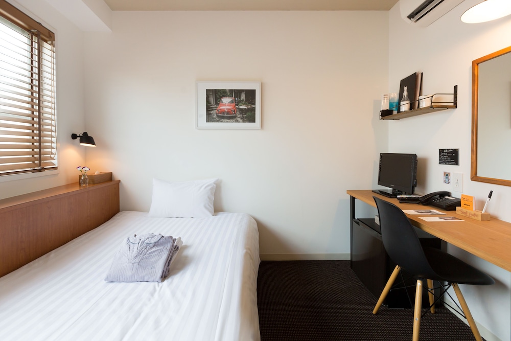 ROOM, SINGLE, UNIT BATH