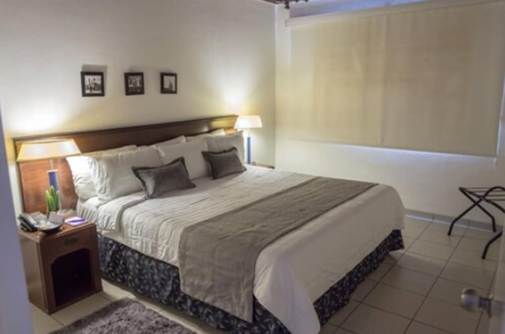 Terranova Suites 3/44