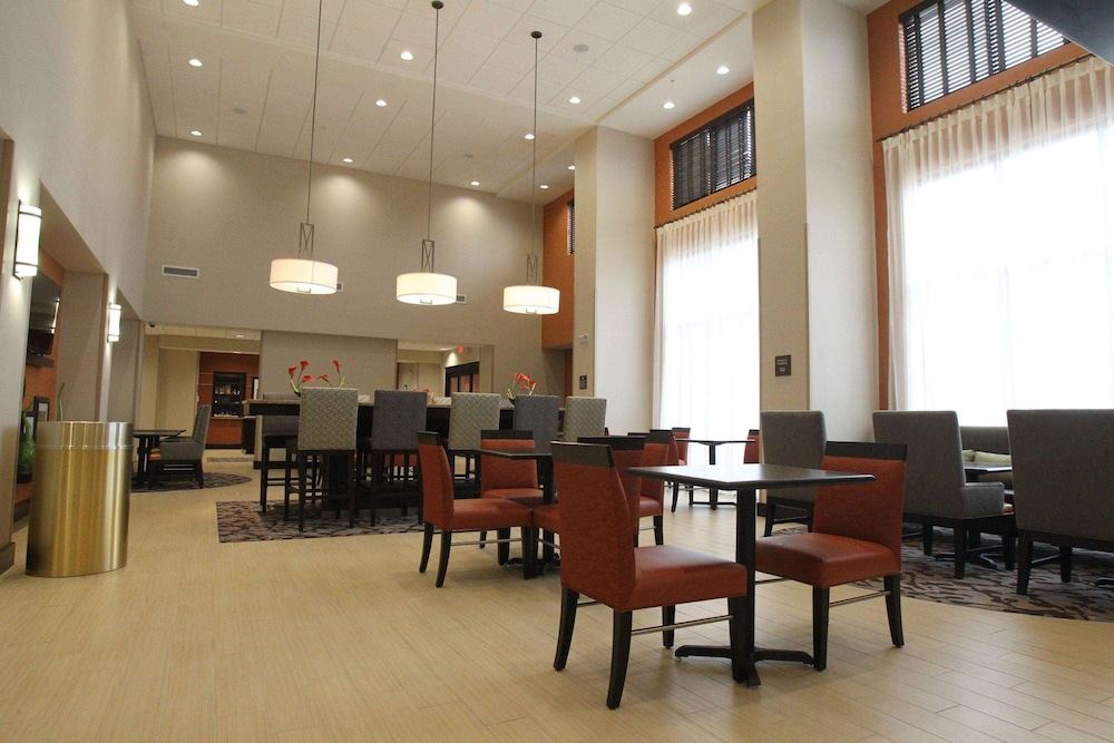 Hampton Inn Suites Seneca Clemson Area Sc 54/74