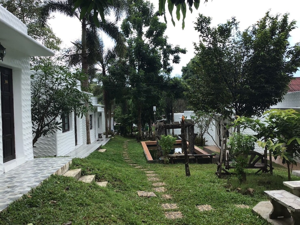 Baan Aunrak Koh Chang 36/44