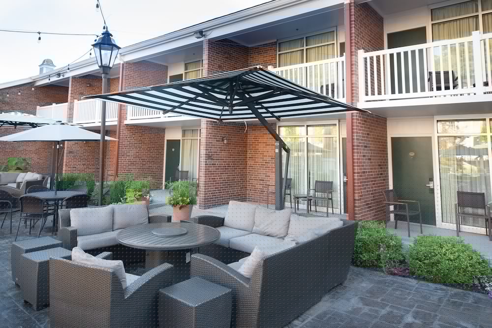 Ohio University Inn Conference Center 33/60