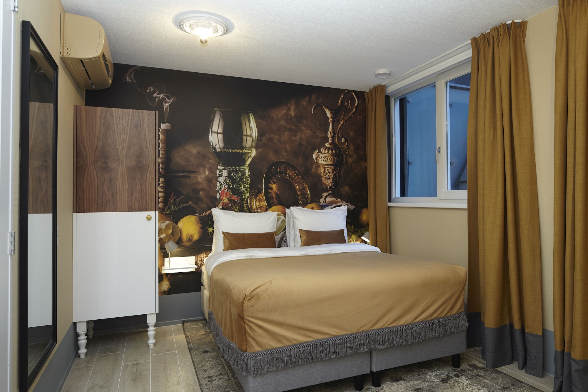 COMFORT, BASEMENT, DOUBLE BED