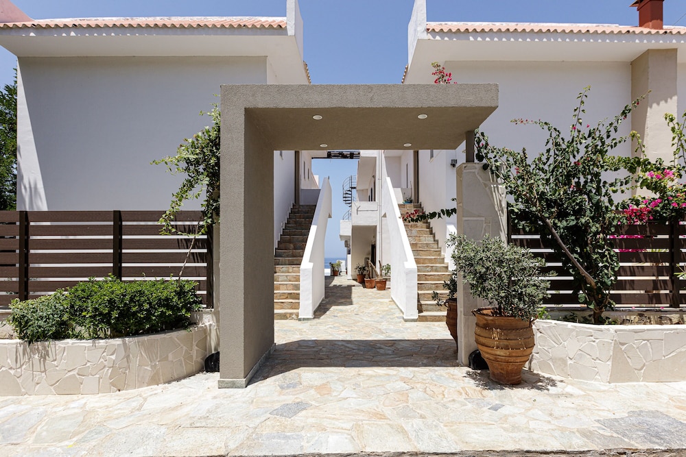 Kasteli Studios and Apartments 44/49