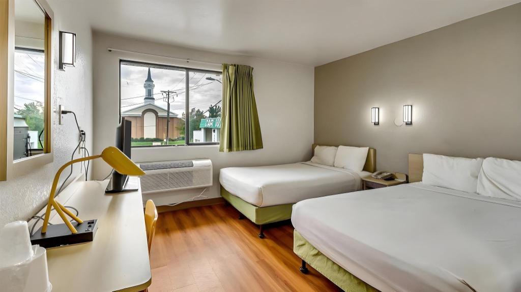 2 Full Beds - Hearing Access Nsmk Micfridg