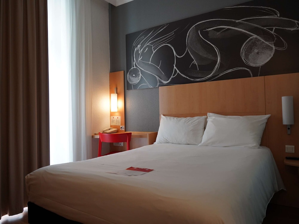 Ibis Centre Notre Dame 27/68