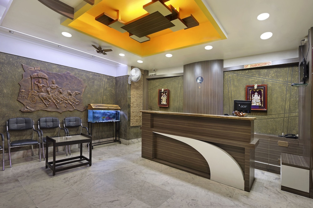 Mannar's Deluxe Lodge photo2