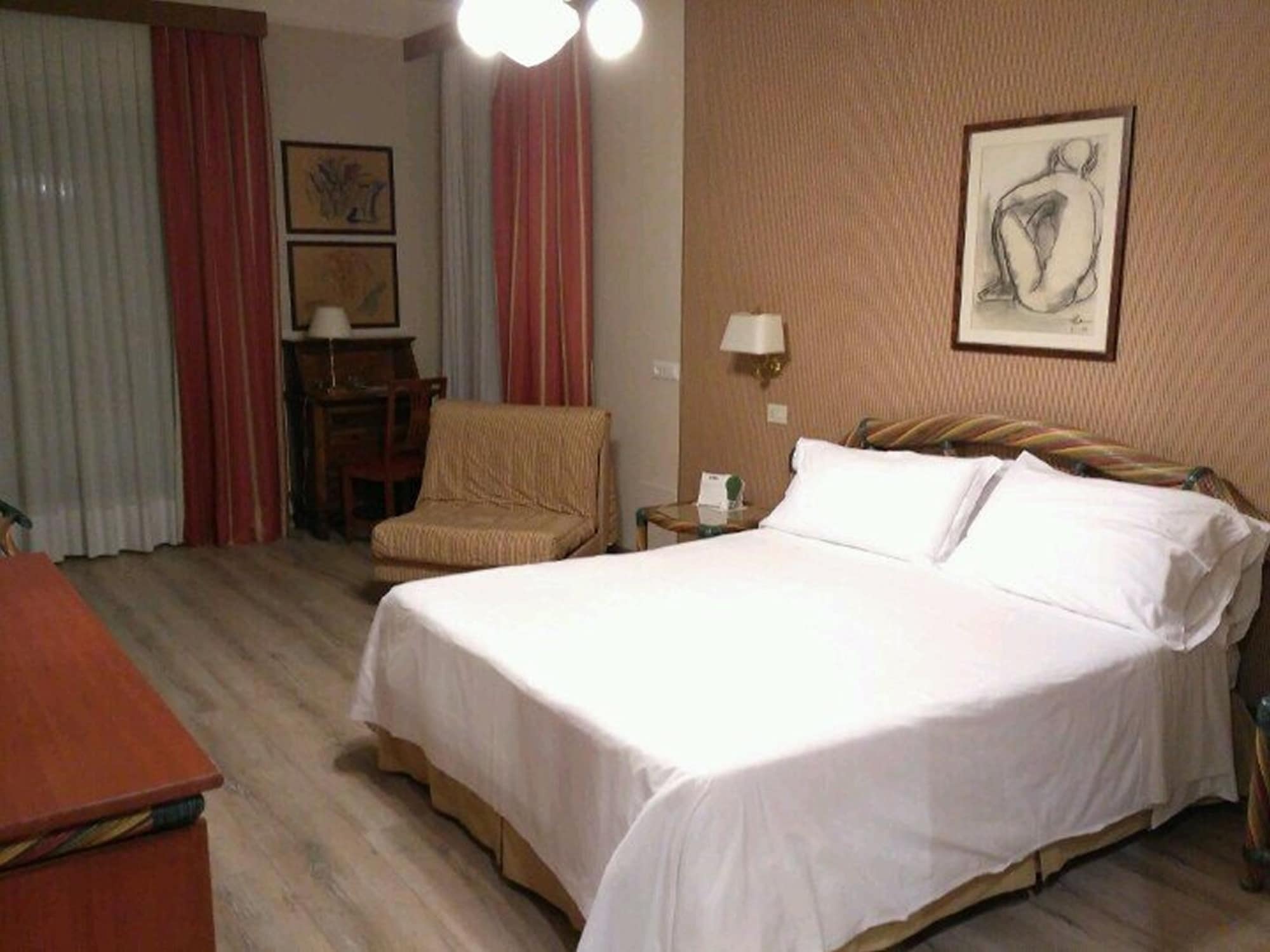 CLASSIC, KING BED