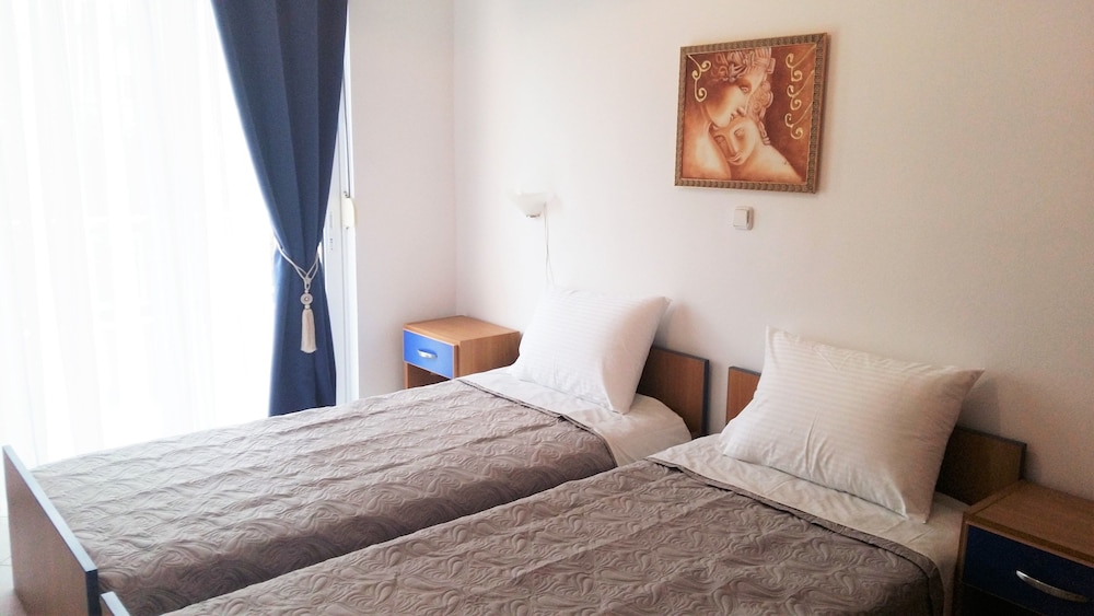 Pantheon Deluxe Apartments 7/47