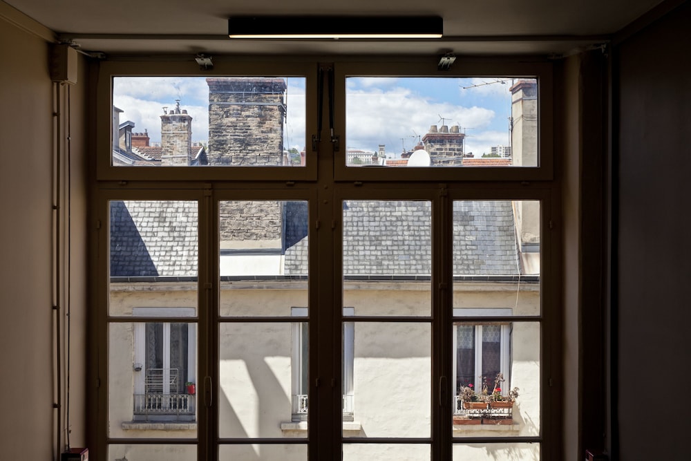 Hotel Des Remparts in LYON