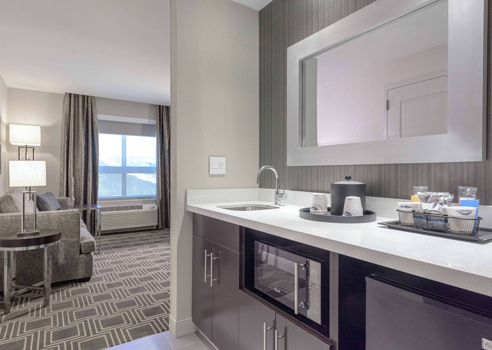Hampton Inn And Suites Worcester Ma 25/65