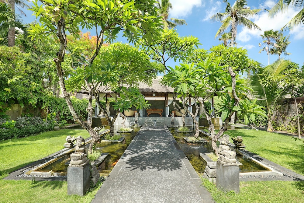 LEGIAN BEACH HOTEL 56/57