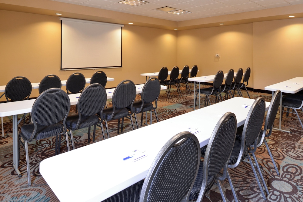 Holiday Inn And Suites Globe 44/55