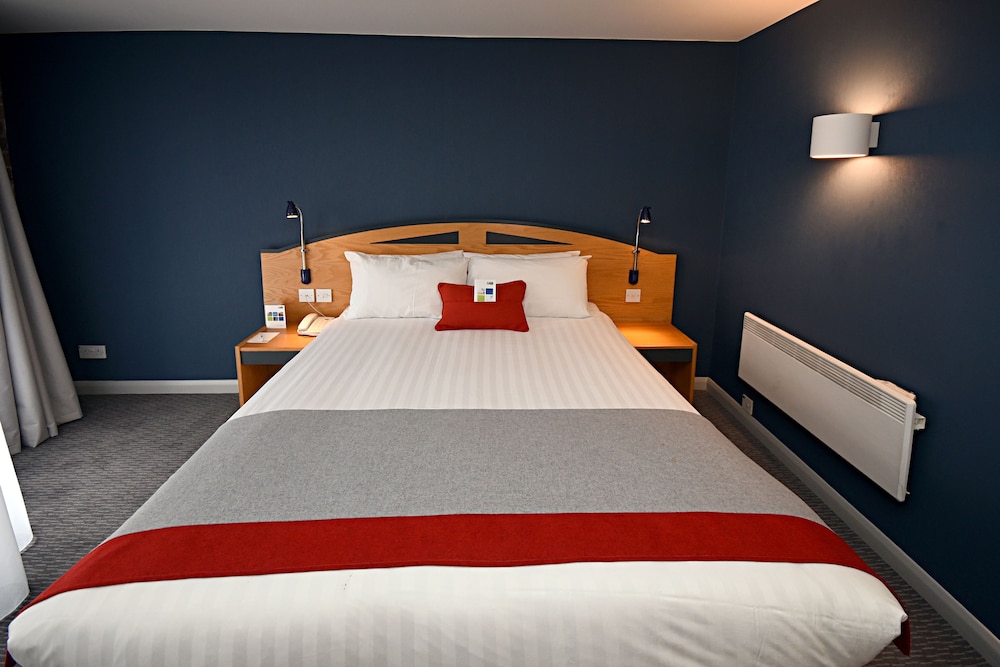 Holiday Inn Express Liverpool Royal Albert Dock 33/76
