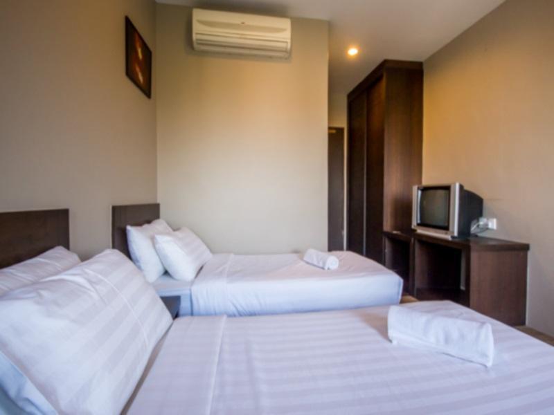 Chariton Hotel Butterworth 17/25