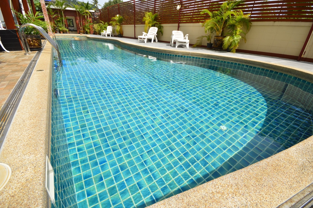Mei Zhou Phuket Hotel 5/67