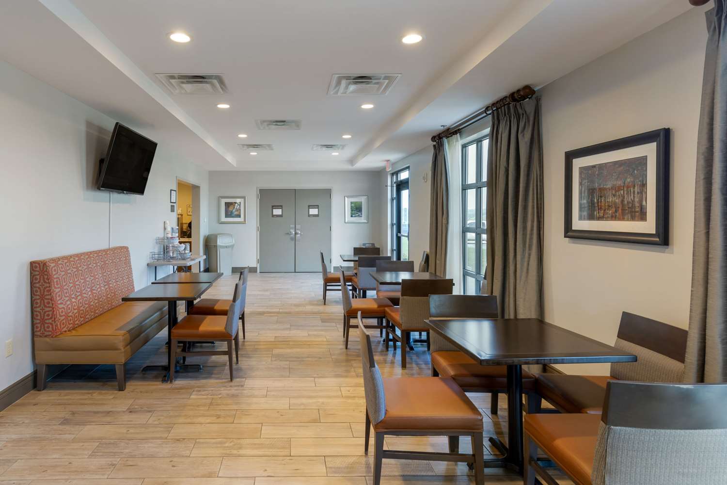 Comfort Inn & Suites East Ellijay, GA 27/41