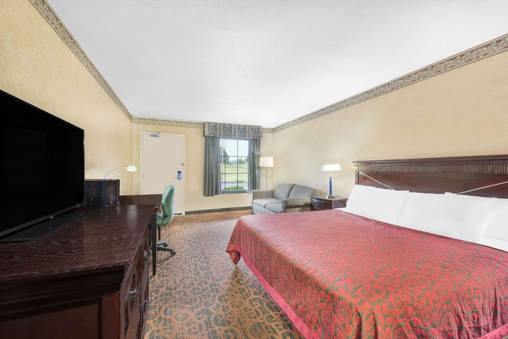 Days Inn And Suites By Wyndham York 7/28